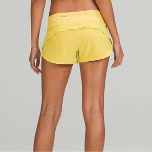 Lululemon 2.5 in size 4 speed up shorts